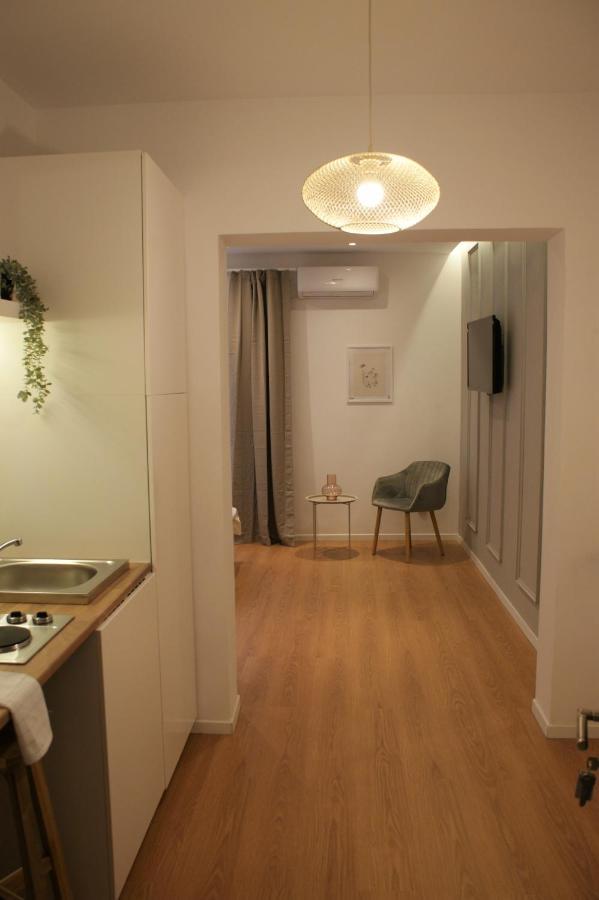 On The River Ultra Central Suites Bukarest Exterior foto