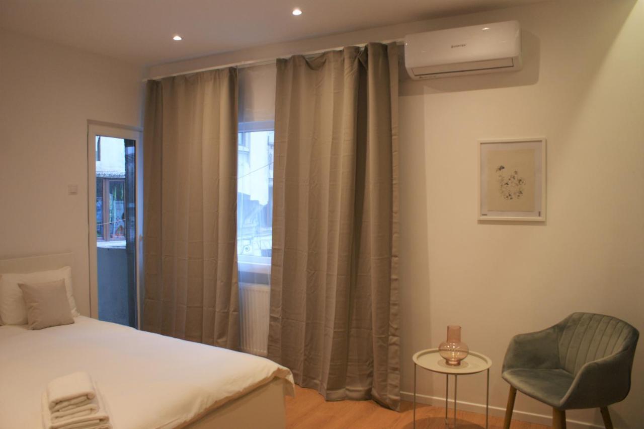 On The River Ultra Central Suites Bukarest Exterior foto