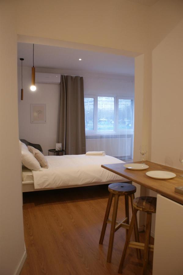 On The River Ultra Central Suites Bukarest Exterior foto