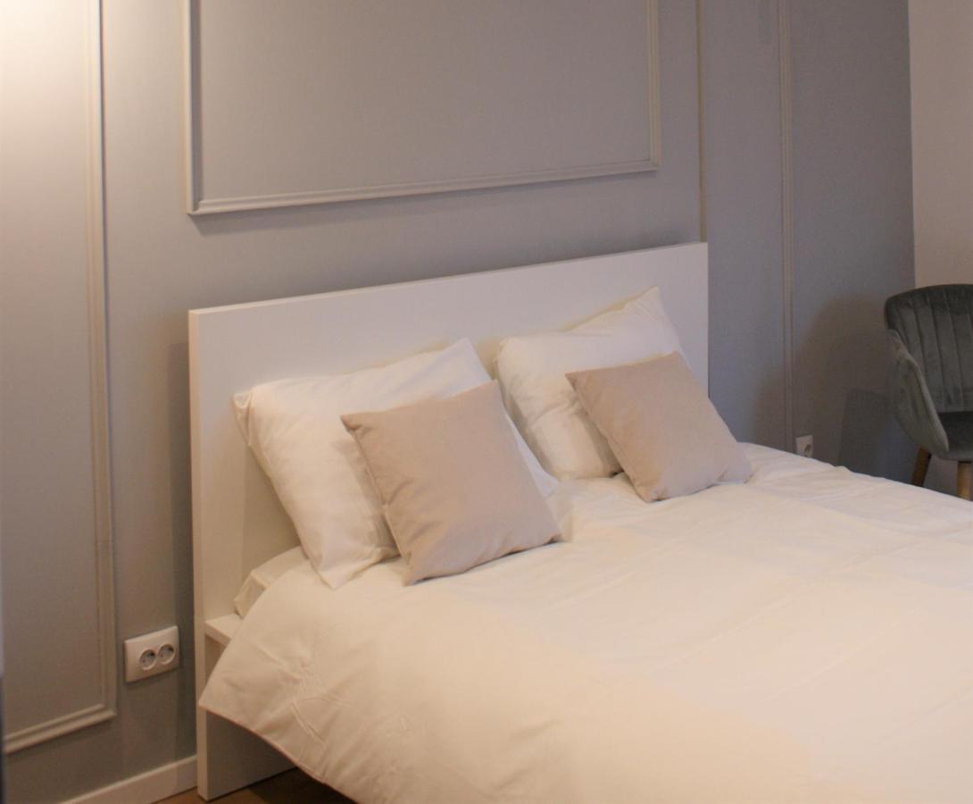 On The River Ultra Central Suites Bukarest Exterior foto